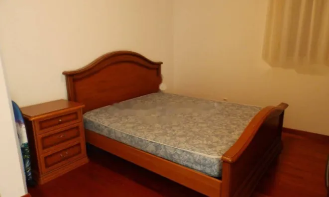 Недвижимость Трехкомнатная квартира в центре: 4