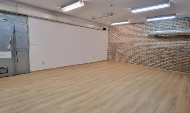 Недвижимость Коммерческое помещение Бежиград: 3