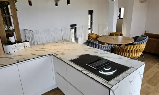 Недвижимость Трехкомнатная квартира на западной стороне, Опатия.: 10