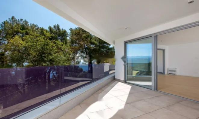 Недвижимость Трёхкомнатная квартира, центр: 3