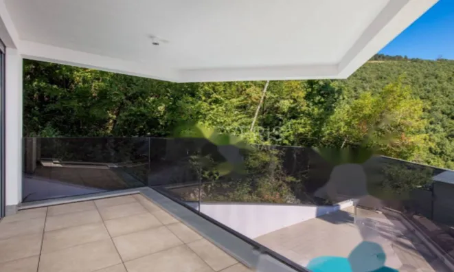 Недвижимость Трёхкомнатная квартира, центр: 4