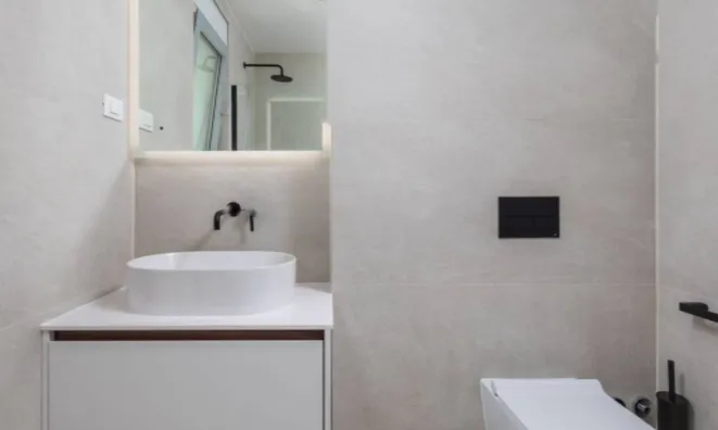 Недвижимость Трёхкомнатная квартира, центр: 9