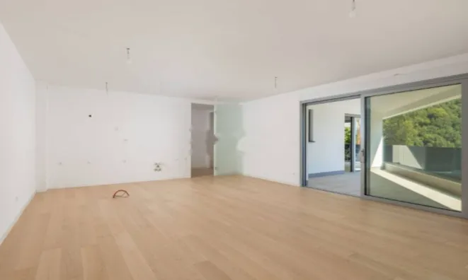 Недвижимость Трёхкомнатная квартира, центр: 14