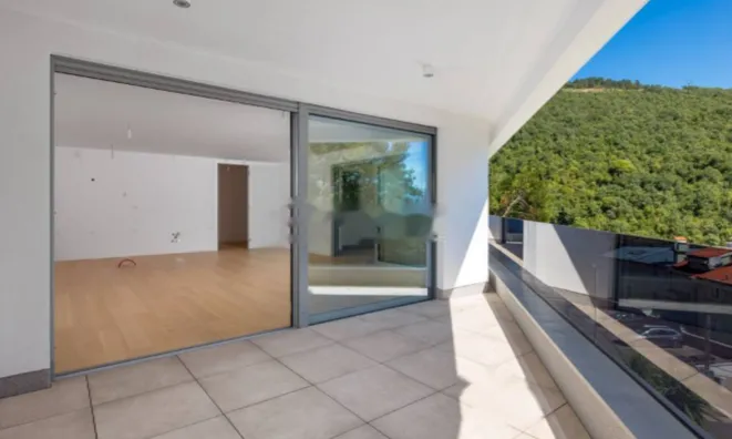 Недвижимость Трёхкомнатная квартира, центр: 19