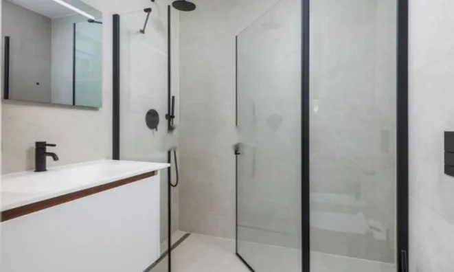 Недвижимость Трёхкомнатная квартира, центр: 20