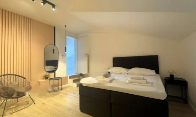 Недвижимость Трехкомнатная квартира, Центр: 3