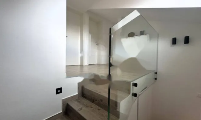 Недвижимость Трехкомнатная квартира, Центр: 5