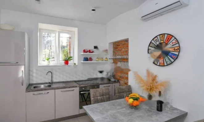 Недвижимость Двухкомнатная квартира, Центр: 9