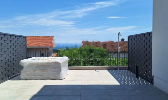 Недвижимость Квартира на 4 комнаты, Опатия: 2