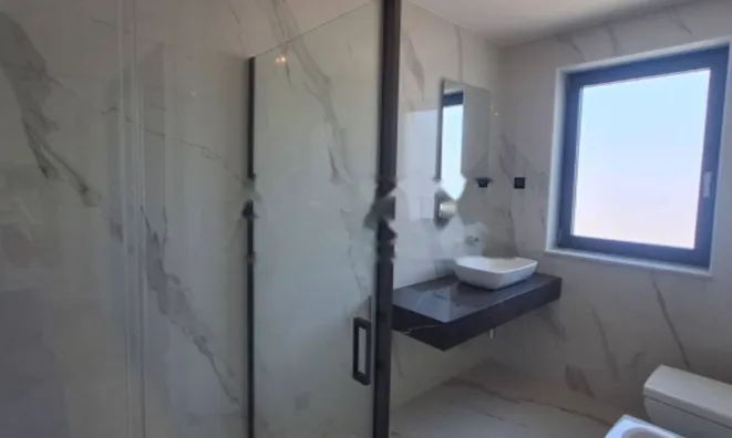 Недвижимость Квартира на 4 комнаты, Опатия: 10