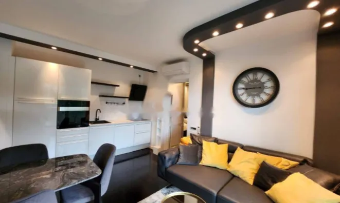 Недвижимость Трёхкомнатная квартира в центре: 7