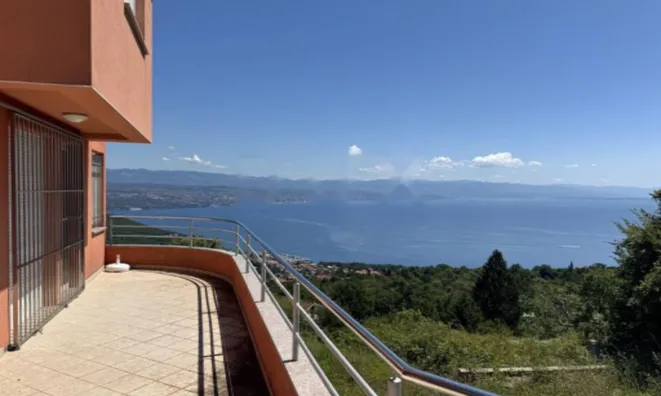 Недвижимость Трёхкомнатная квартира в центре Опатии: 15