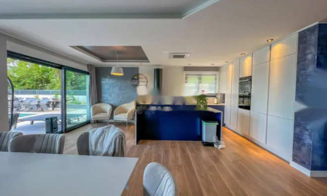 Недвижимость Новый дом 400 м² в Центре: 8