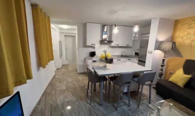 Недвижимость Двухкомнатная квартира, Центр: 2