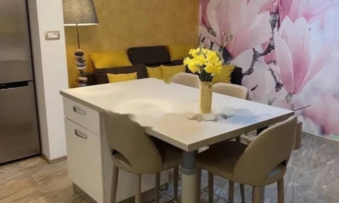 Недвижимость Двухкомнатная квартира, Центр: 8