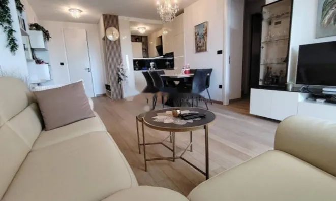 Недвижимость Трехкомнатная квартира в Опатии: 8