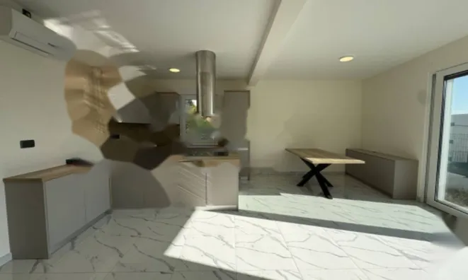 Недвижимость Трехкомнатная квартира в центре: 10