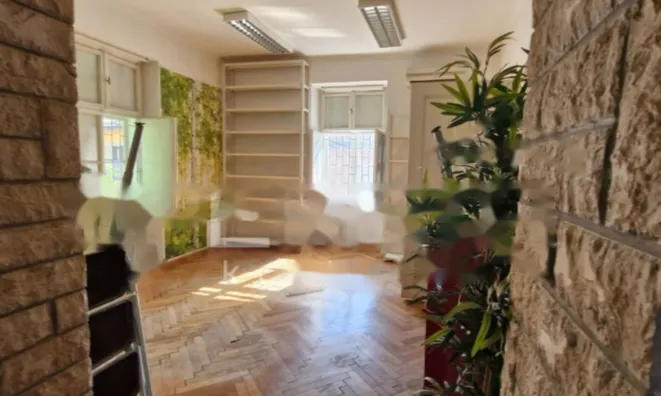 Недвижимость Трехкомнатная квартира в Центре: 5