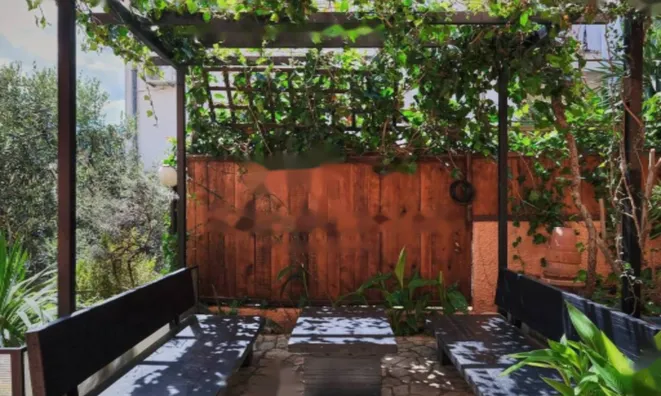 Недвижимость Двухкомнатная квартира в центре: 5