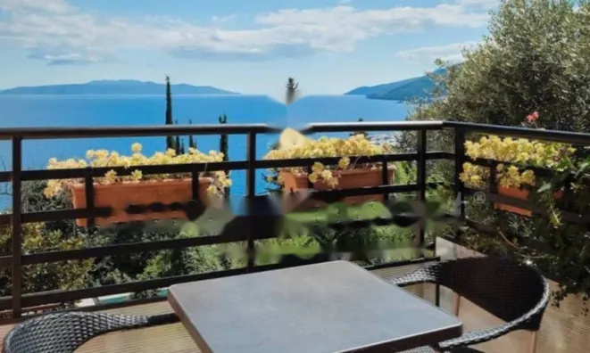 Недвижимость Двухкомнатная квартира в центре: 6