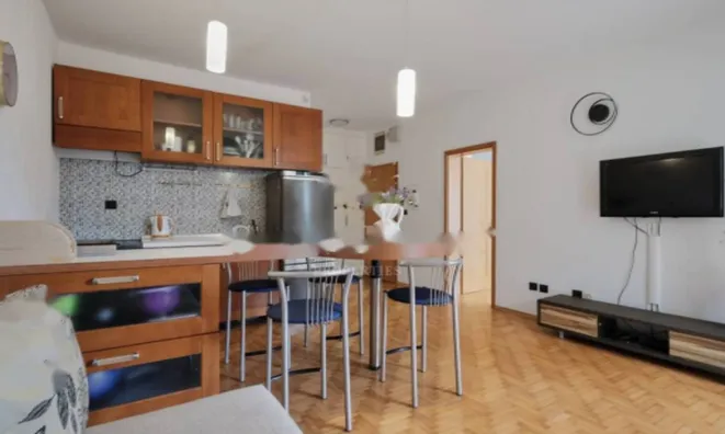 Недвижимость Двухкомнатная квартира в центре: 13