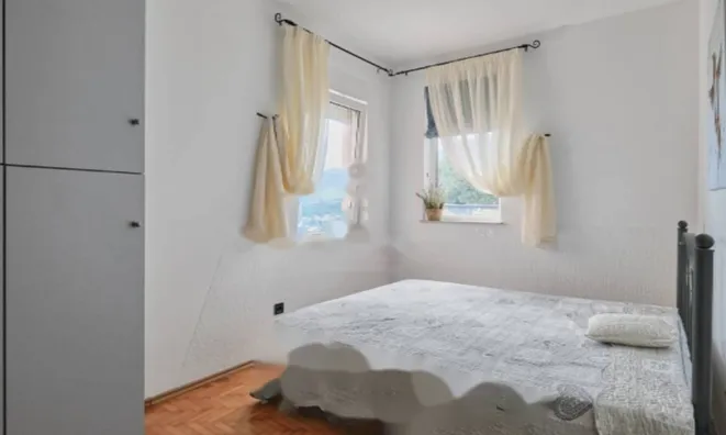 Недвижимость Двухкомнатная квартира в центре: 15