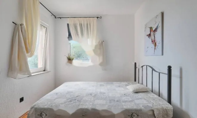 Недвижимость Двухкомнатная квартира в центре: 16