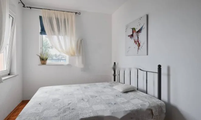 Недвижимость Двухкомнатная квартира в центре: 17