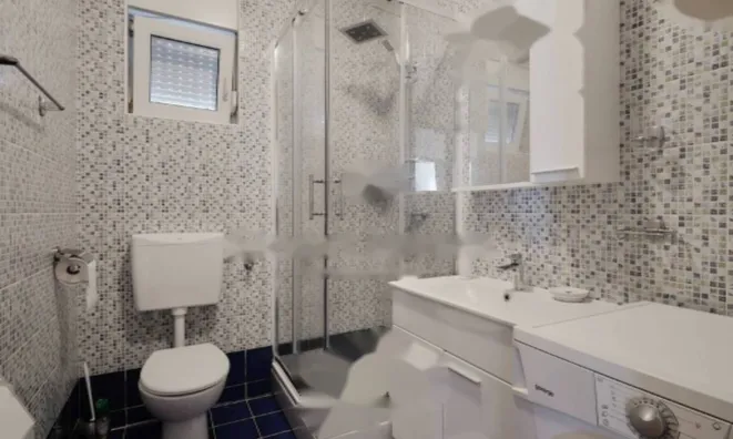 Недвижимость Двухкомнатная квартира в центре: 20