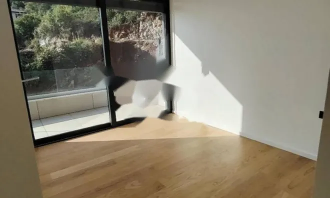 Недвижимость Трехкомнатная квартира, Центр: 16