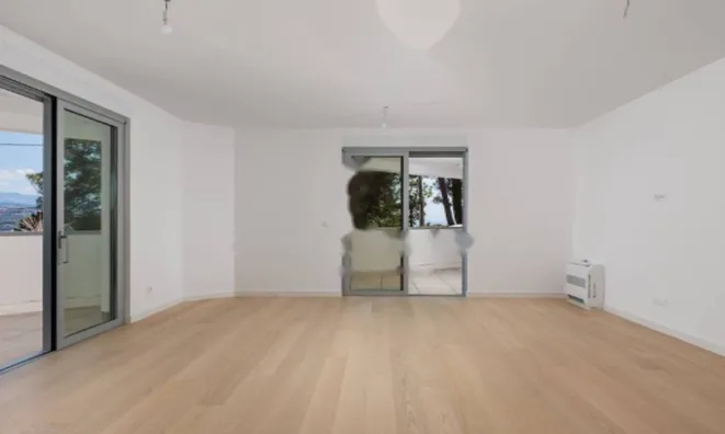 Недвижимость Трехкомнатная квартира, центр: 2