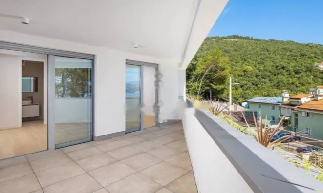 Недвижимость Трехкомнатная квартира, центр: 4