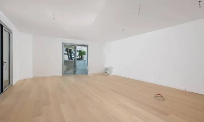 Недвижимость Трехкомнатная квартира, центр: 12