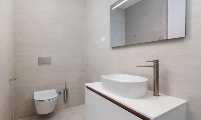 Недвижимость Трехкомнатная квартира, центр: 20