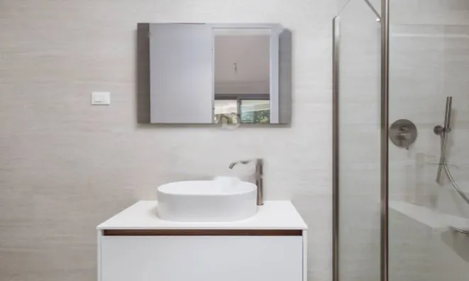 Недвижимость Трехкомнатная квартира, центр: 22