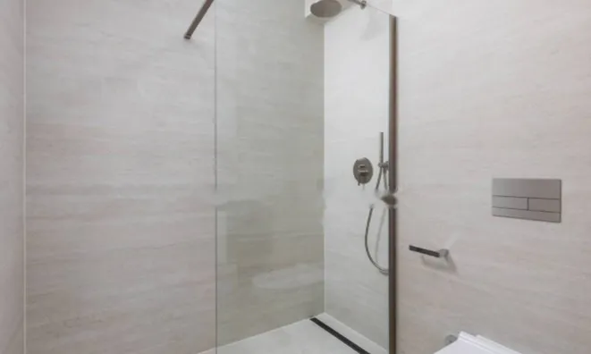 Недвижимость Трехкомнатная квартира, центр: 23