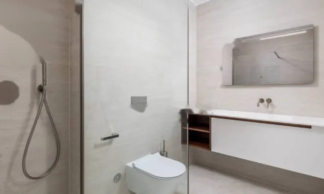 Недвижимость Трехкомнатная квартира, центр: 24