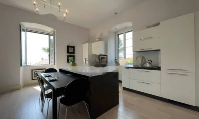 Недвижимость Трёхкомнатная квартира Центр: 1