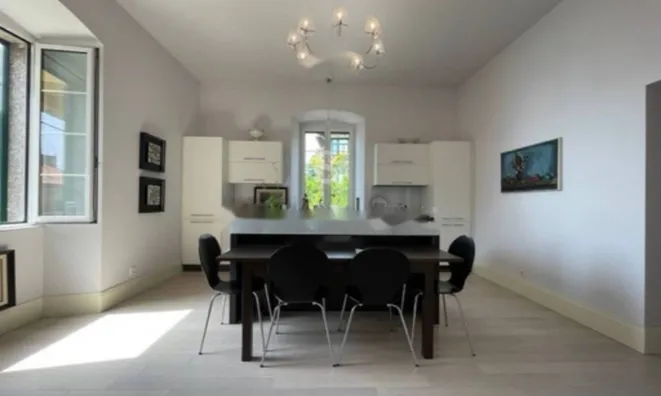 Недвижимость Трёхкомнатная квартира Центр: 2