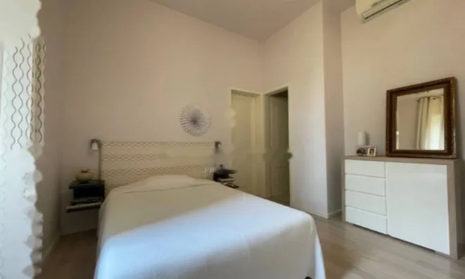 Недвижимость Трёхкомнатная квартира Центр: 8