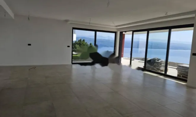 Недвижимость Двухкомнатная квартира в центре: 4