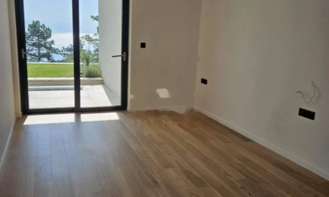 Недвижимость Двухкомнатная квартира в центре: 7