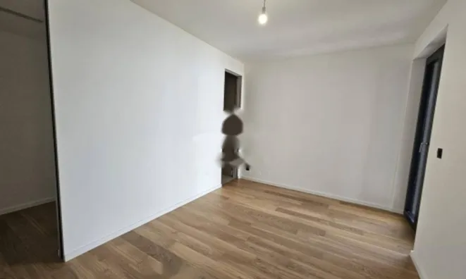 Недвижимость Двухкомнатная квартира в центре: 9