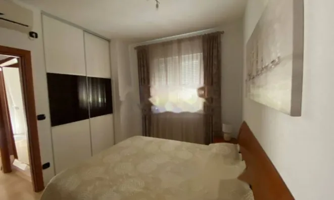 Недвижимость Трёхкомнатная квартира Центр: 4