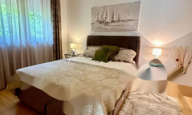 Недвижимость Трёхкомнатная квартира Центр: 5