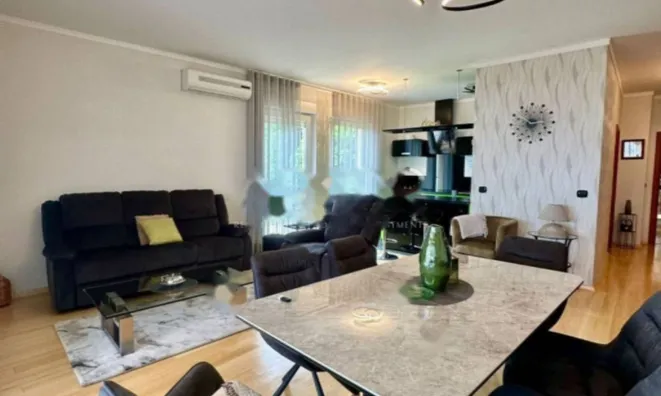 Недвижимость Трёхкомнатная квартира Центр: 11