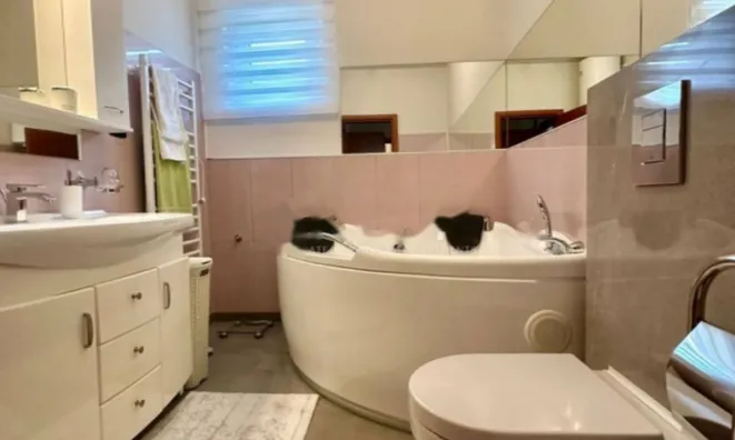 Недвижимость Трёхкомнатная квартира Центр: 18