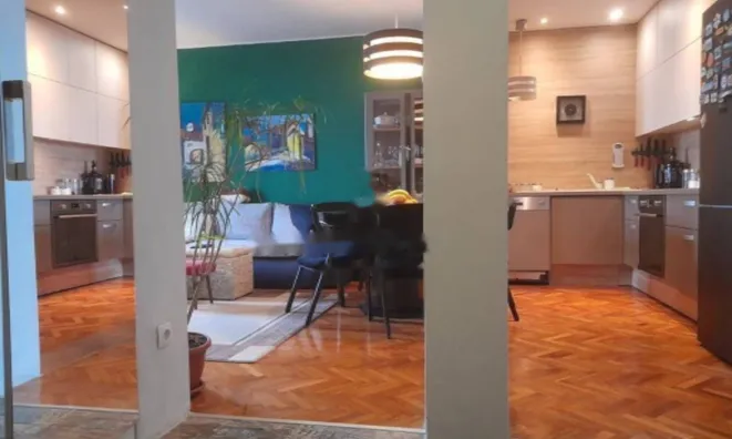 Недвижимость Трёхкомнатная квартира в центре: 2