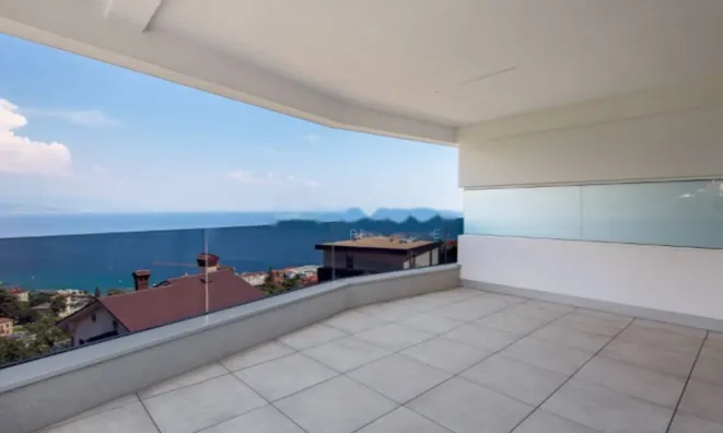 Недвижимость Трёхкомнатная квартира в центре: 3