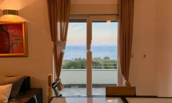 Недвижимость Четырёхкомнатная квартира в центре: 9